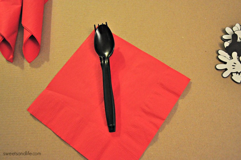 {Sweets and Life} DIY: Mickey Mouse Cutlery