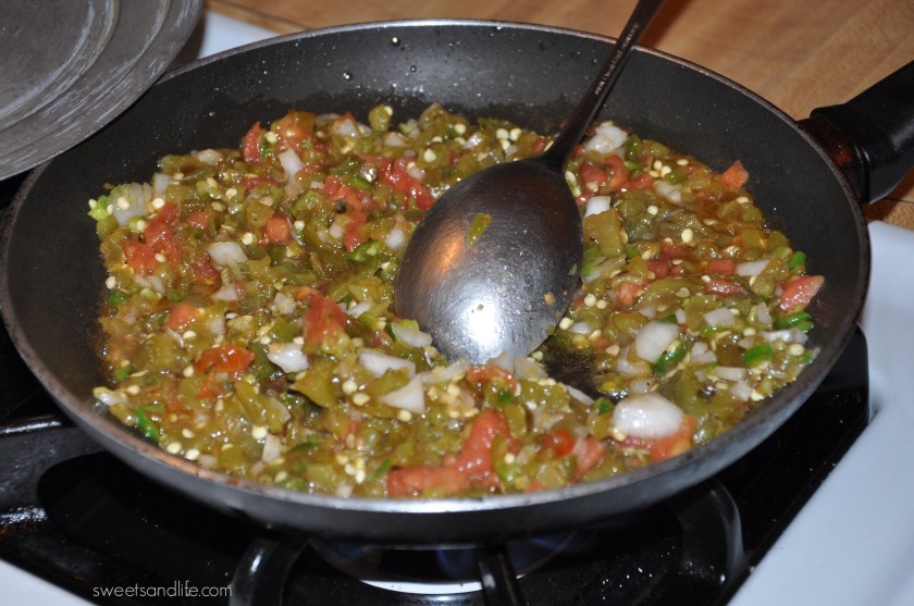 Sweets and Life: Chile con Queso (Chihuahua Style)