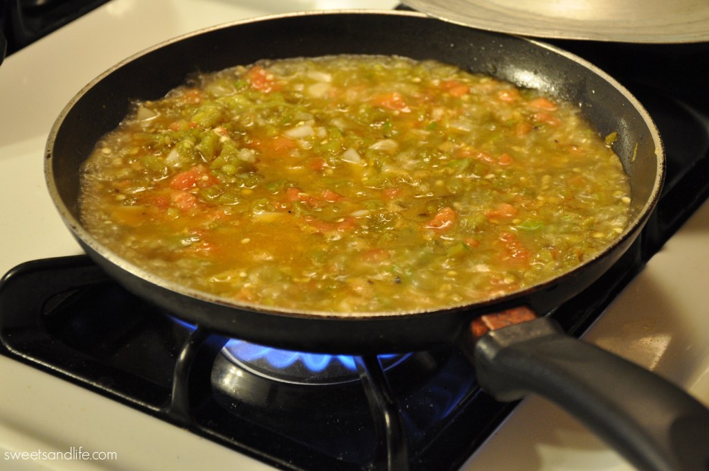 Sweets and Life: Chile con Queso (Chihuahua Style)